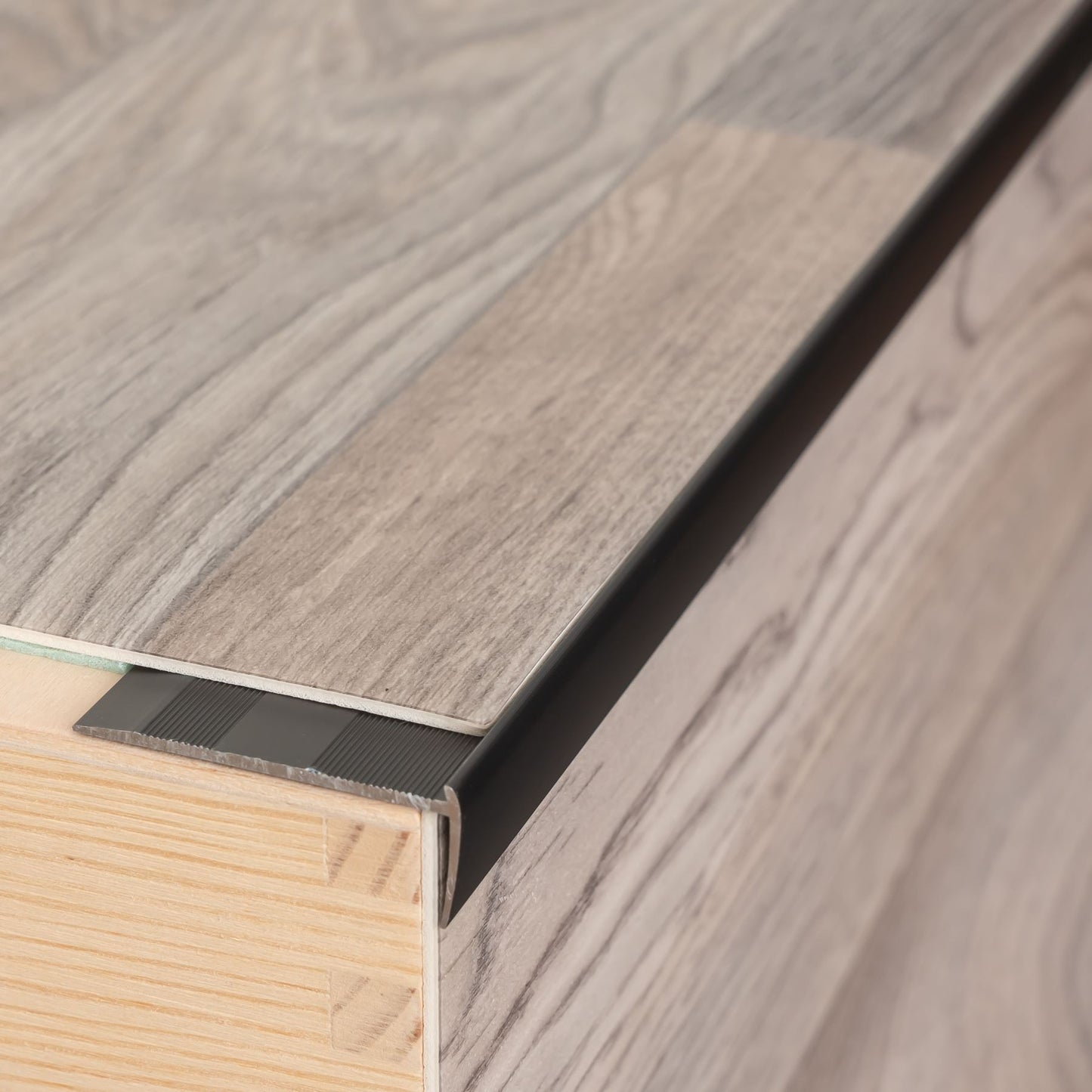 90 cm C25 Anodised Aluminium Stair Nosing Edge Profile Trim LVT