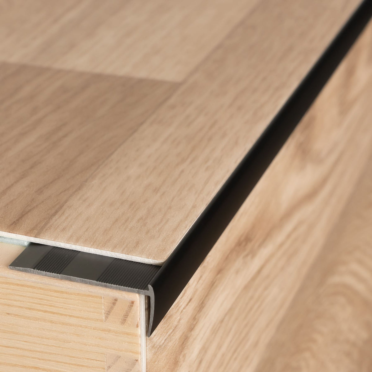 90 cm C25 Anodised Aluminium Stair Nosing Edge Profile Trim LVT